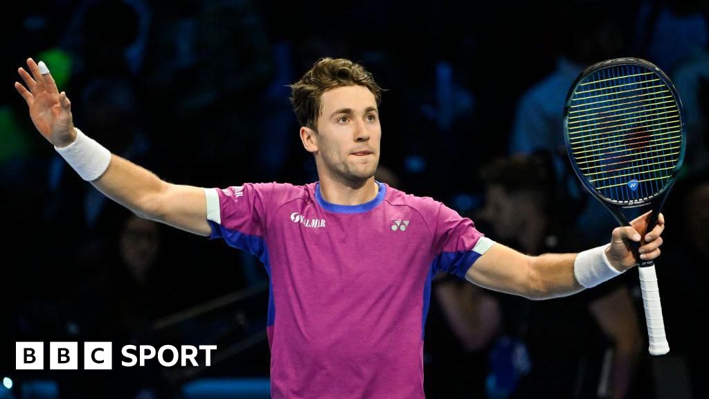 Ruud stuns out-of-sorts Alcaraz at ATP Finals Ruud stuns out-of-sorts Alcaraz at ATP Finals