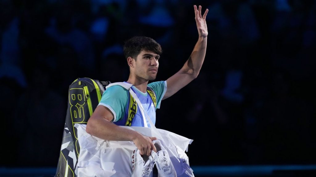 Alcaraz has stomach issue in loss at ATP Finals