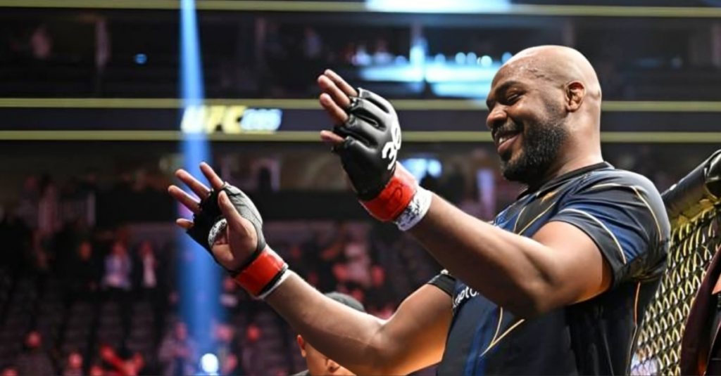 Report – Fighters set to wear old glove design at UFC 309 despite introduction of new design in June