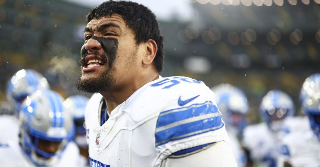 Why Penei Sewell is a legitimate Offensive Player of the Year candidate Why Penei Sewell is a legitimate Offensive Player of the Year candidate