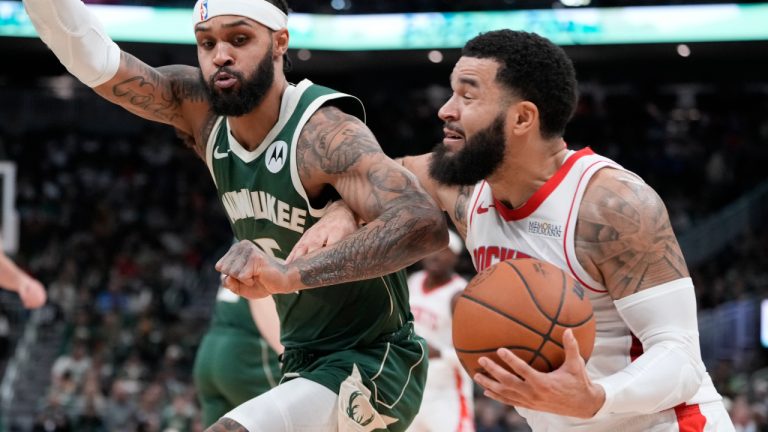 Bucks win on Lillard’s late basket to snap Rockets’ five-game win streak Bucks win on Lillard’s late basket to snap Rockets’ five-game win streak