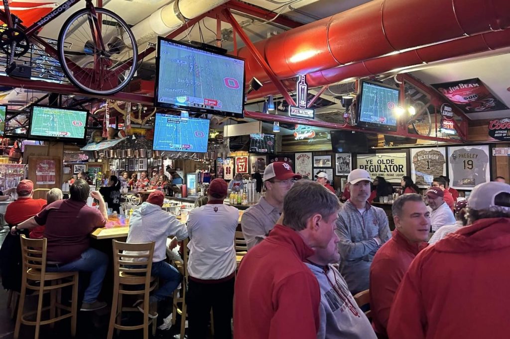 At Indiana's iconic bar, the thrill of possibility, the agony of reality: 'This sucks'