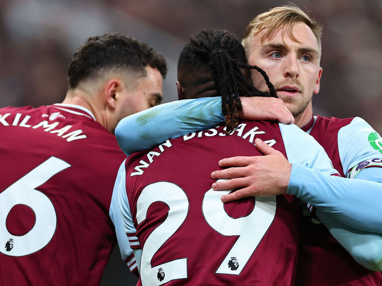 West Ham win at Newcastle, easing pressure on Lopetegui