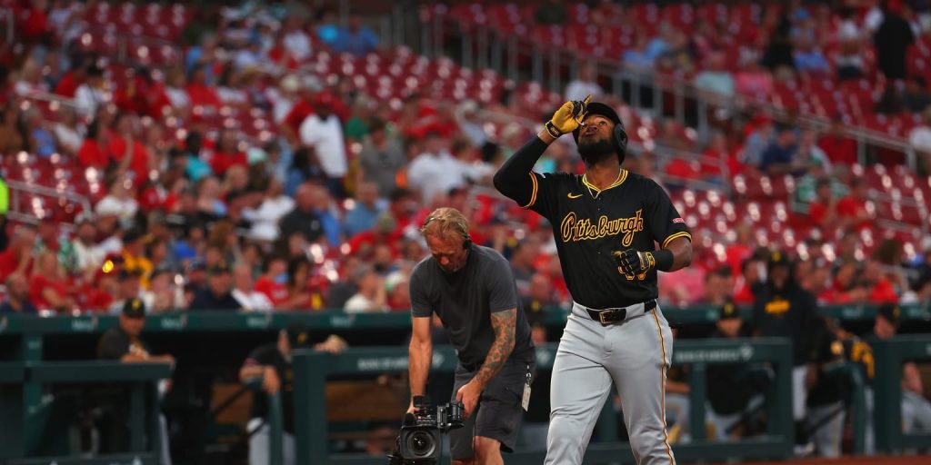Bucs part ways with De La Cruz, Joe, Stratton ahead of non-tender deadline