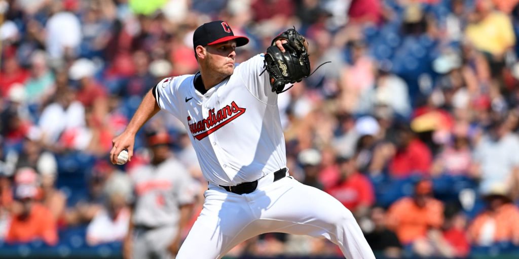 Braves take flier on bullpen arm Gillispie 