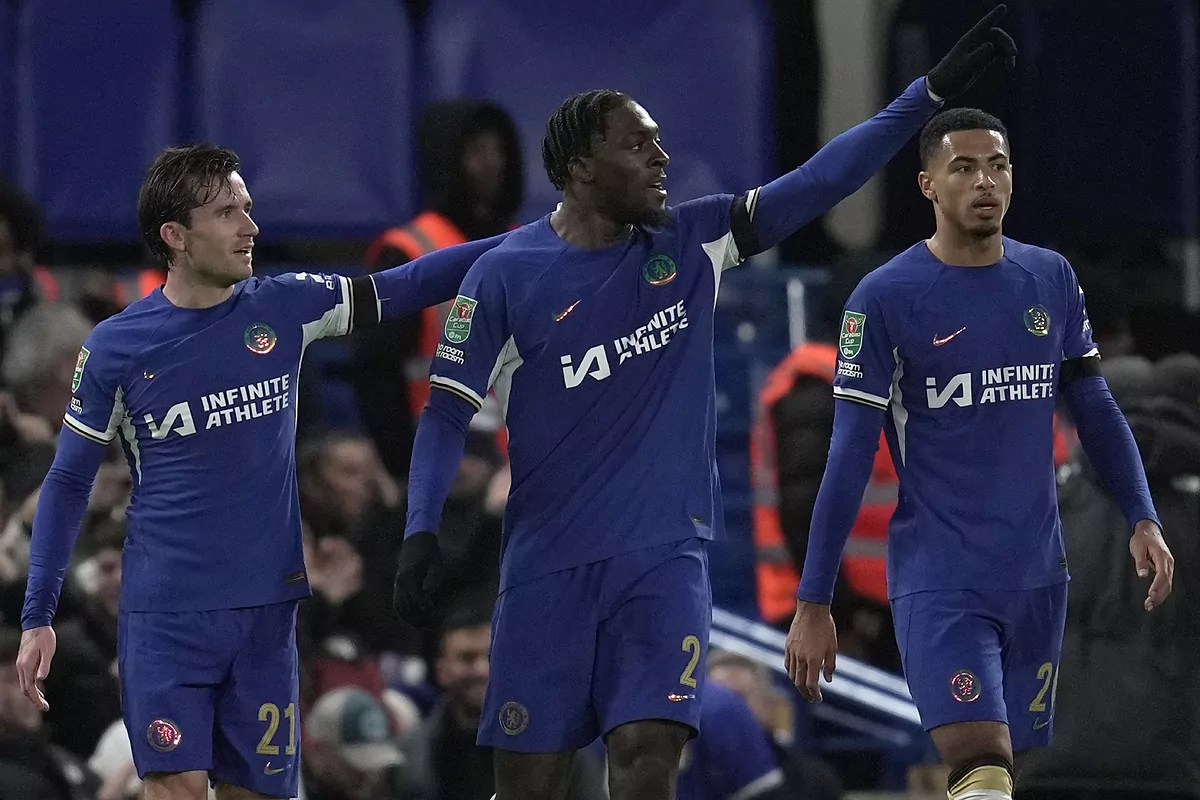 Todd Boehly's Chelsea puts on a show and sails into Carabao Cup final