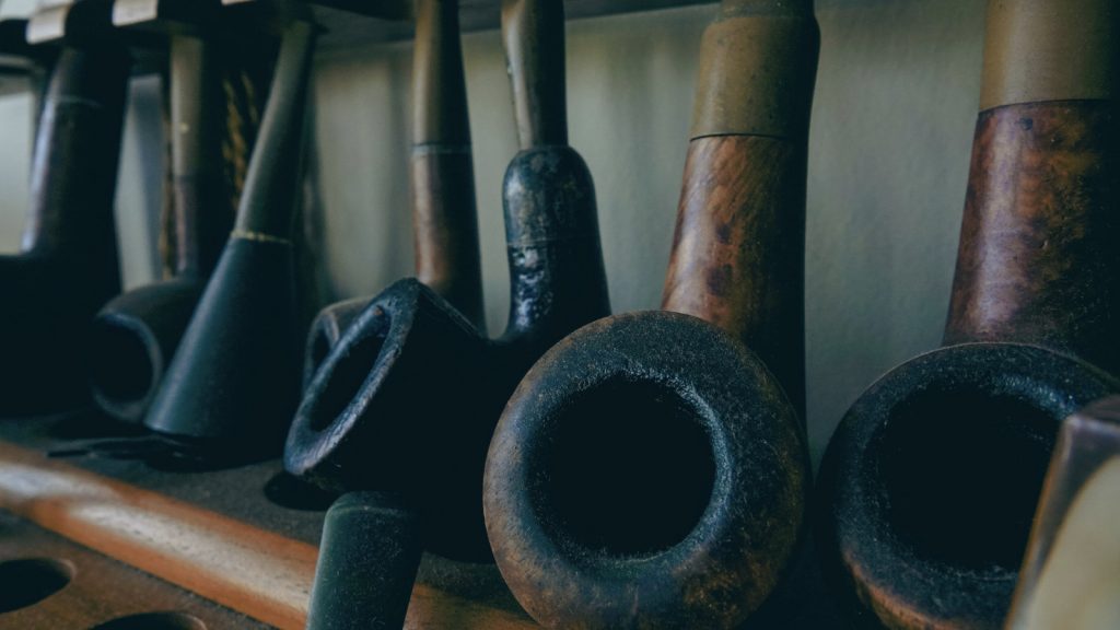 Exploring Innovations in Modern Weed Bowl Design: Sustainability, Comfort, and Usability