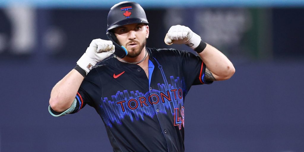 Pirates acquire first baseman Horwitz in trade with Guardians