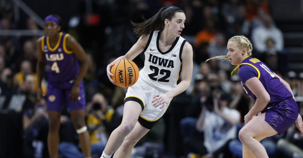 Caitlin Clark was shockingly candid about the difference between college basketball and the WNBA Caitlin Clark was shockingly candid about the difference between college basketball and the WNBA