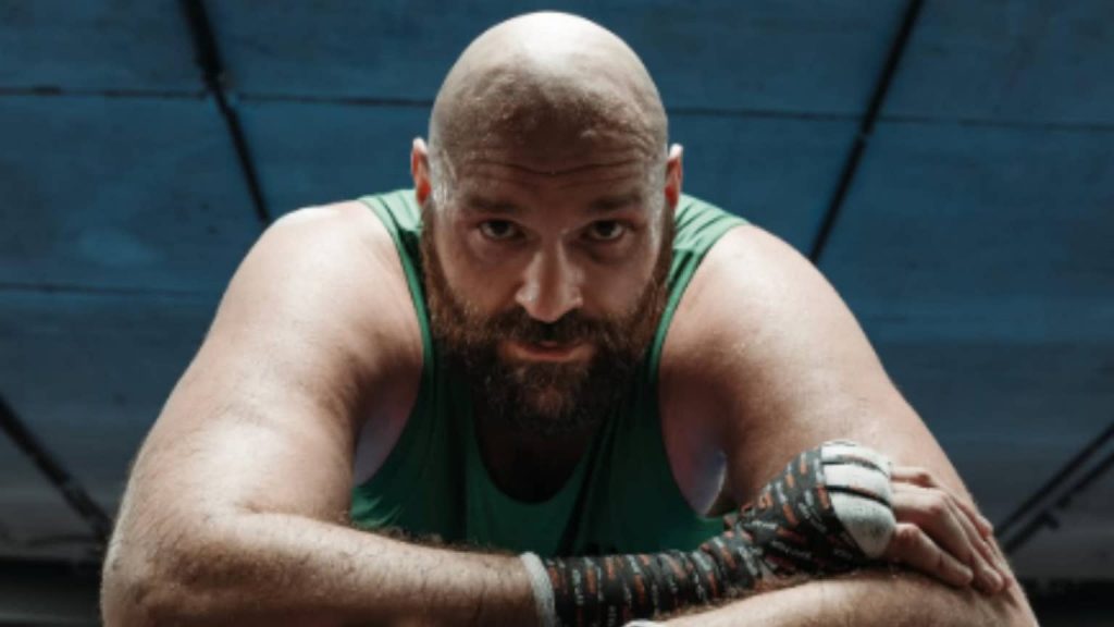 Tyson Fury weighs in at decade-high 300 pounds for Oleksandr Usyk rematch