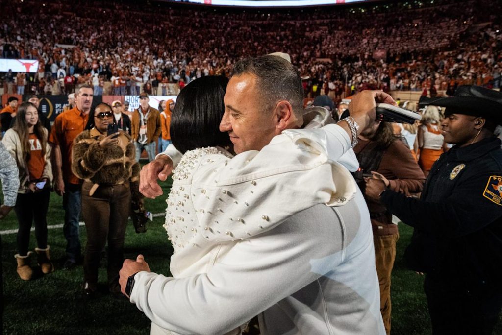 Texas' Steve Sarkisian cashes bonus money with Clemson win in CFP, see how much Texas' Steve Sarkisian cashes bonus money with Clemson win in CFP, see how much