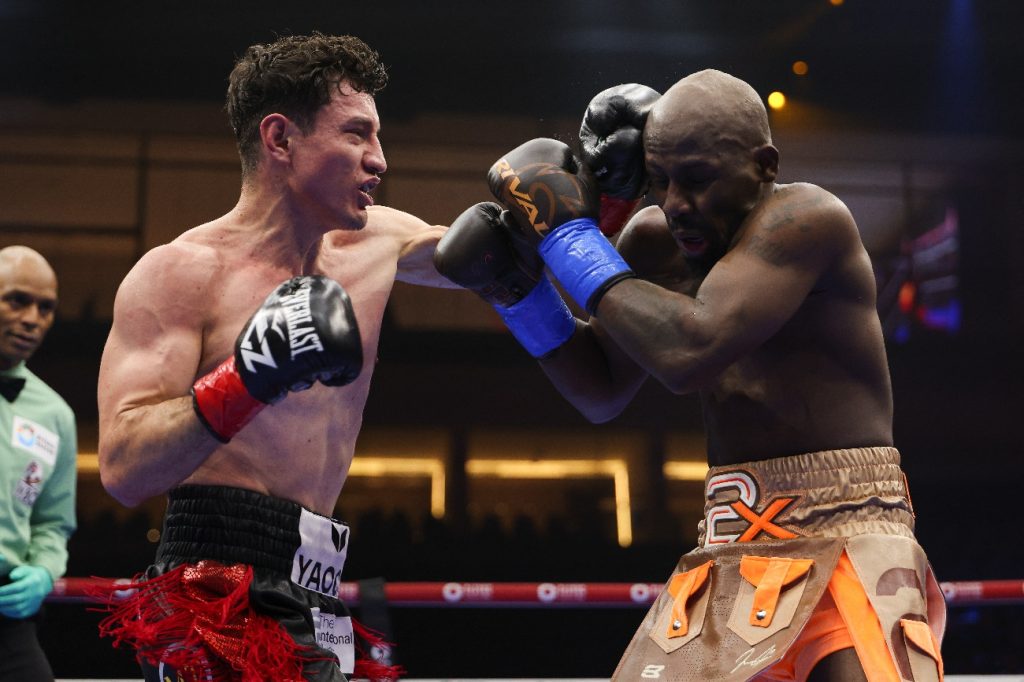 De La Hoya Hints at Zepeda vs. Farmer Rematch,