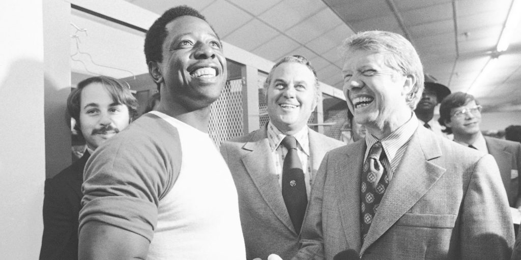 Former President Carter — ardent Braves fan, friend of Hank Aaron — dies at 100