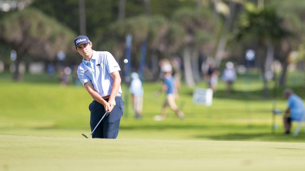 WATCH: The secret of how to execute a chip shot on grainy Bermuda grass