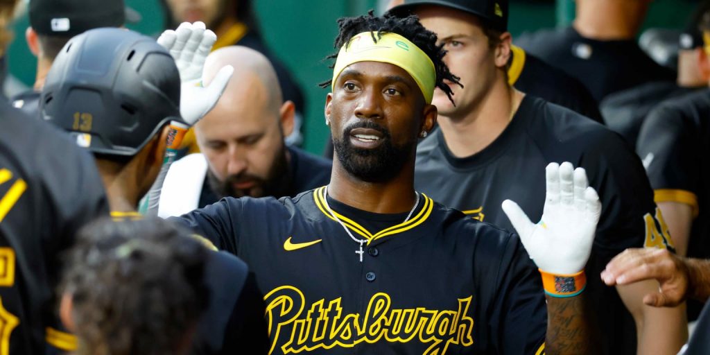 Cutch ready to 'give it everything I've got' with Bucs in '25 Cutch ready to 'give it everything I've got' with Bucs in '25