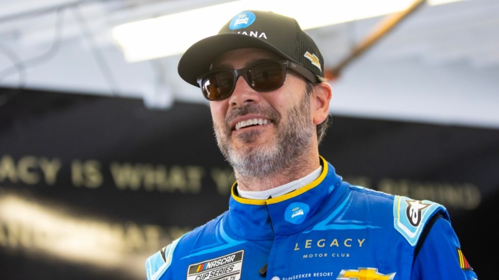 Jimmie Johnson challenges Shaq to free throw competition amid Daytona 500 exchange Jimmie Johnson challenges Shaq to free throw competition amid Daytona 500 exchange