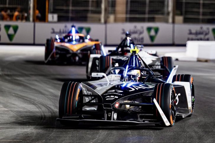 Cassidy conquers maiden win with Jaguar in second Diriyah E-Prix