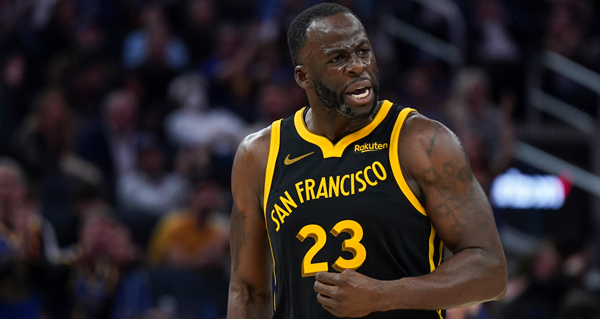 L2M Report: Refs Missed Draymond Green Offensive Foul On Steph Curry Go-Ahead 3 Versus Lakers