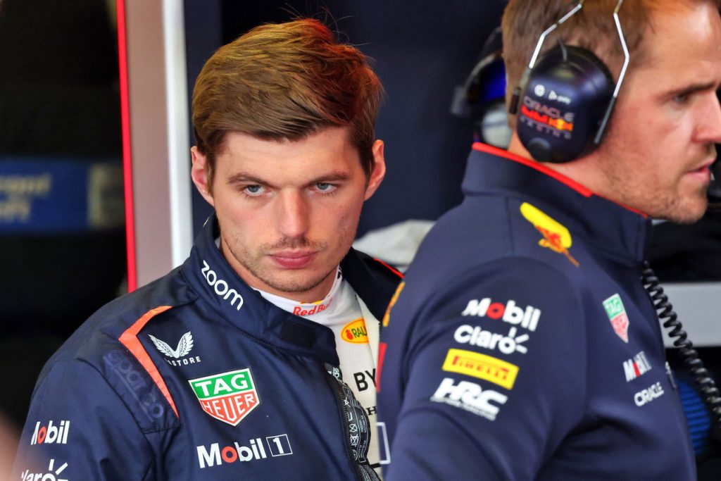 Max Verstappen advised to ‘wait out’ on Aston Martin’s F1 offer Max Verstappen advised to ‘wait out’ on Aston Martin’s F1 offer