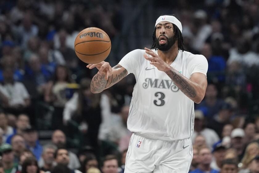Anthony Davis will be sidelined for a month following injury in Mavericks debut