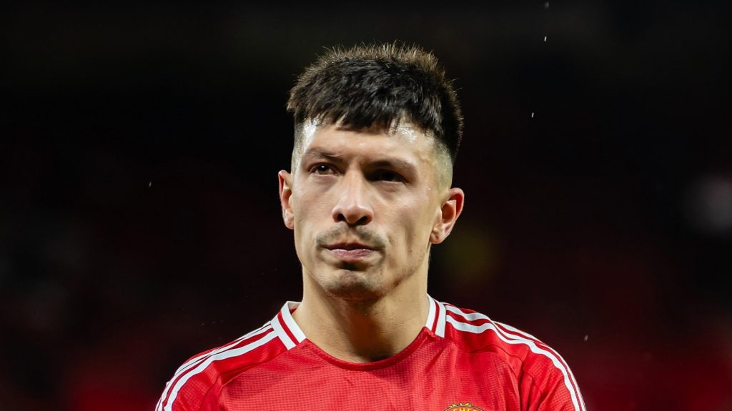 ‘He wouldn’t survive’ – Lisandro Martinez brands Man United legend Paul Scholes a ‘jinx’ in stunning attack ‘He wouldn’t survive’ – Lisandro Martinez brands Man United legend Paul Scholes a ‘jinx’ in stunning attack