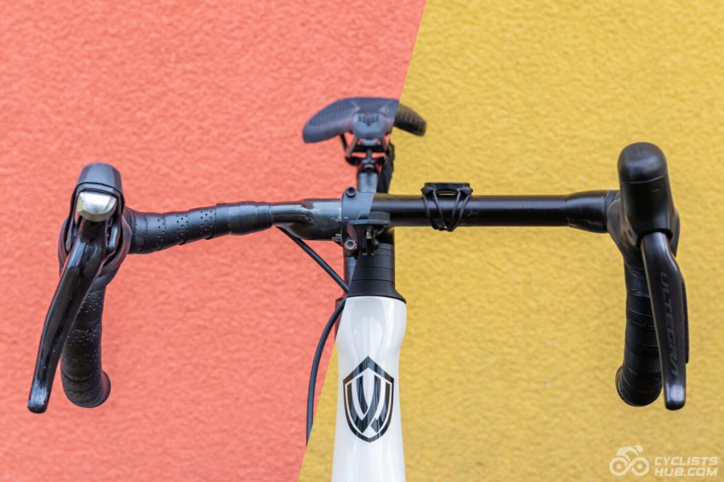 Internal vs. External Cable Routing in Road Cycling: Pros and Cons of Integrated Cockpits Explained!