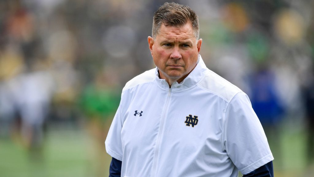 Watch: Former Notre Dame DC Al Golden calls out Desmond Howard Watch: Former Notre Dame DC Al Golden calls out Desmond Howard