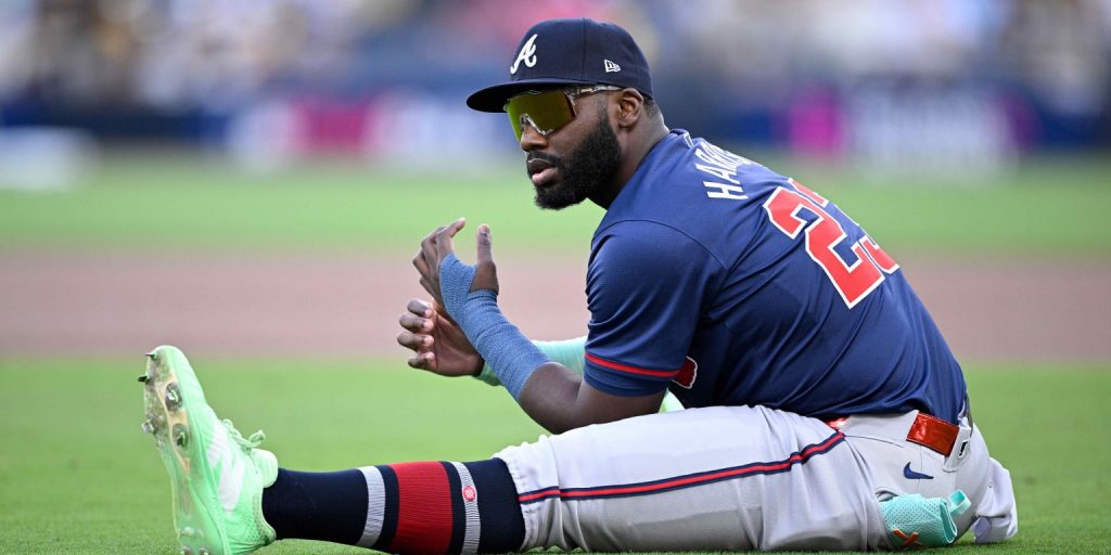 Healthy Harris could be primed for 30-30 season in '25 Healthy Harris could be primed for 30-30 season in '25