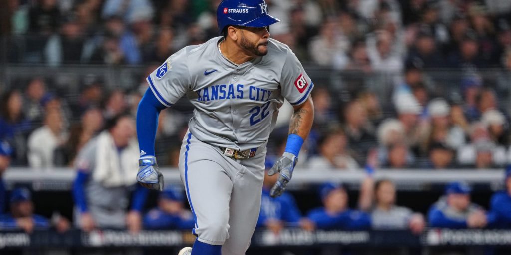 Pirates finalize Pham's 1-year deal
