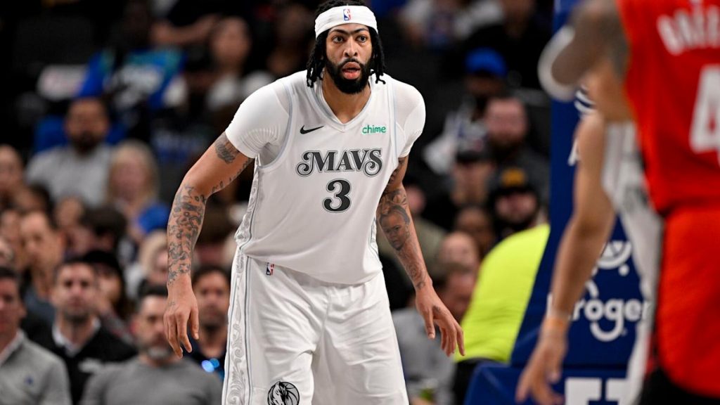 Mavericks' centers — Anthony Davis, Derreck Lively II, Daniel Gafford — all out at least two more weeks