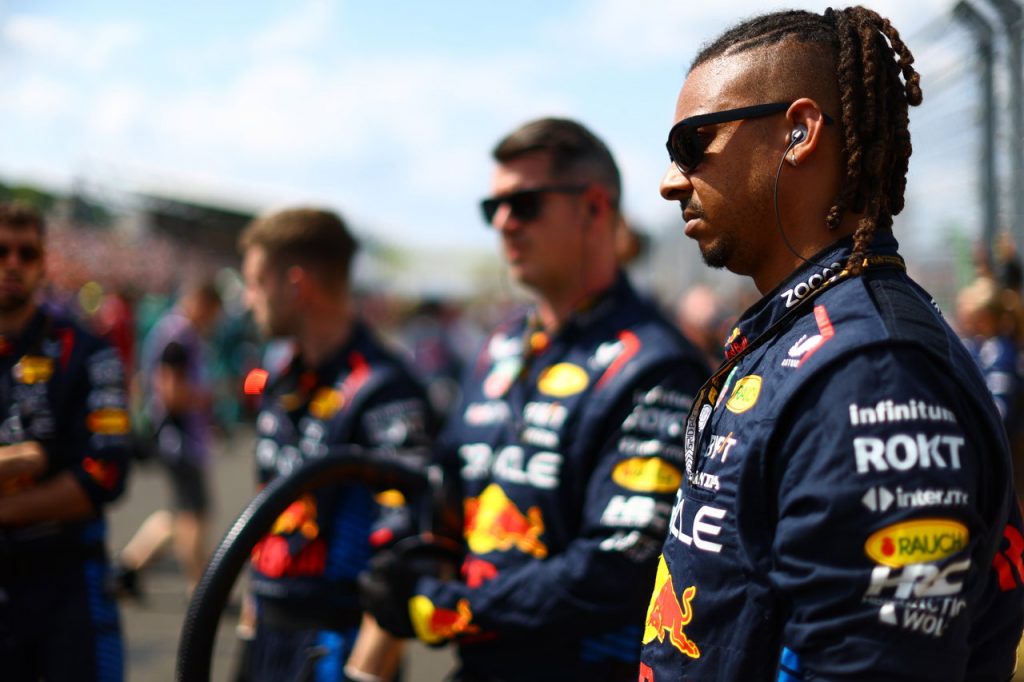 Prominent Red Bull F1 mechanic ‘hangs up race suit’ for new role