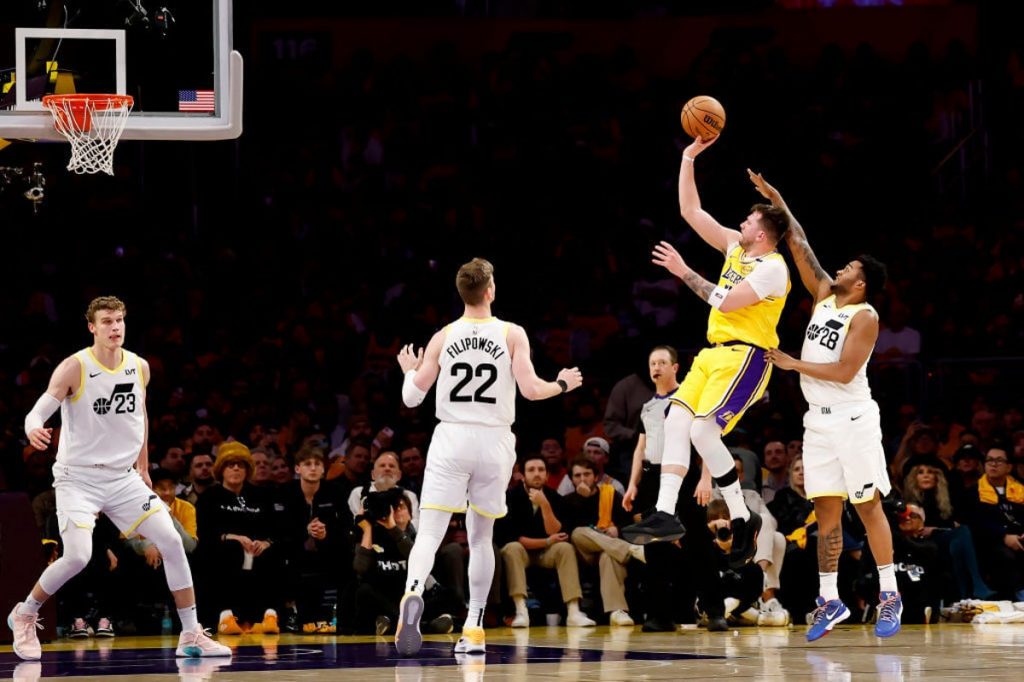 What to watch in the NBA this week: Celtics-Cavs, Doncic vs. Dallas, new-look Warriors What to watch in the NBA this week: Celtics-Cavs, Doncic vs. Dallas, new-look Warriors