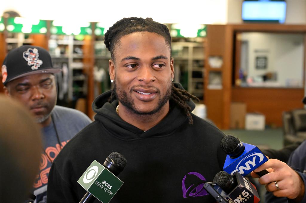Jets ‘have a plan’ to address  million Davante Adams issue — but remain mum on details
