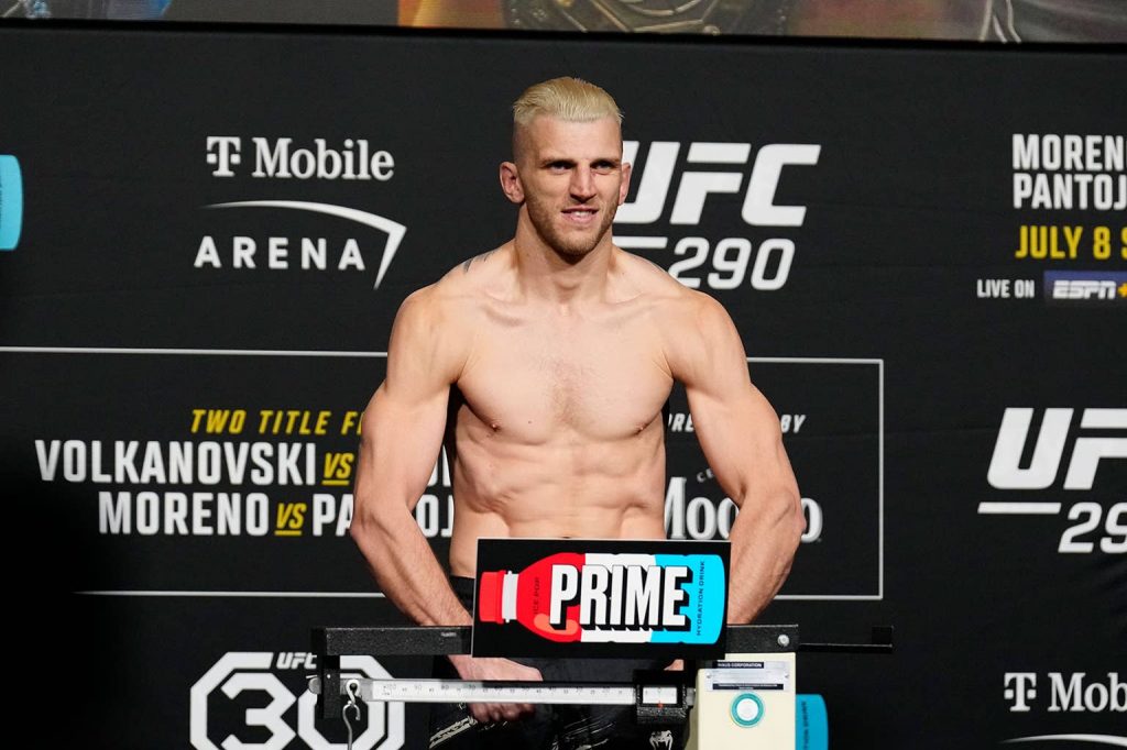 Dan Hooker out of UFC 313 co-main event against Justin Gaethje