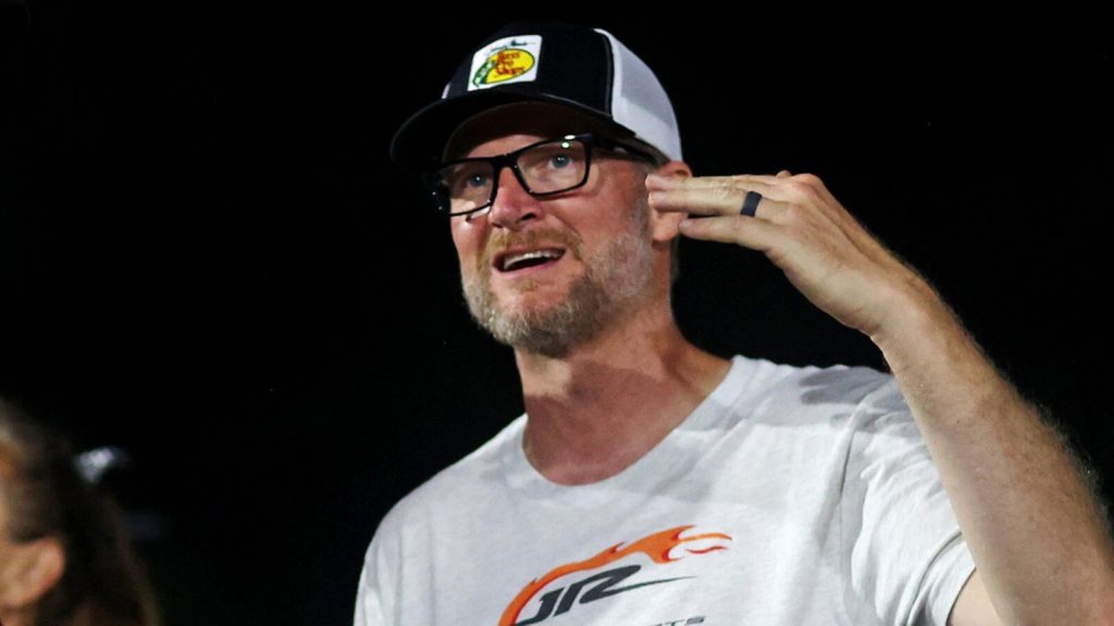 Dale Earnhardt Jr. reacts to controversial caution at Atlanta Dale Earnhardt Jr. reacts to controversial caution at Atlanta