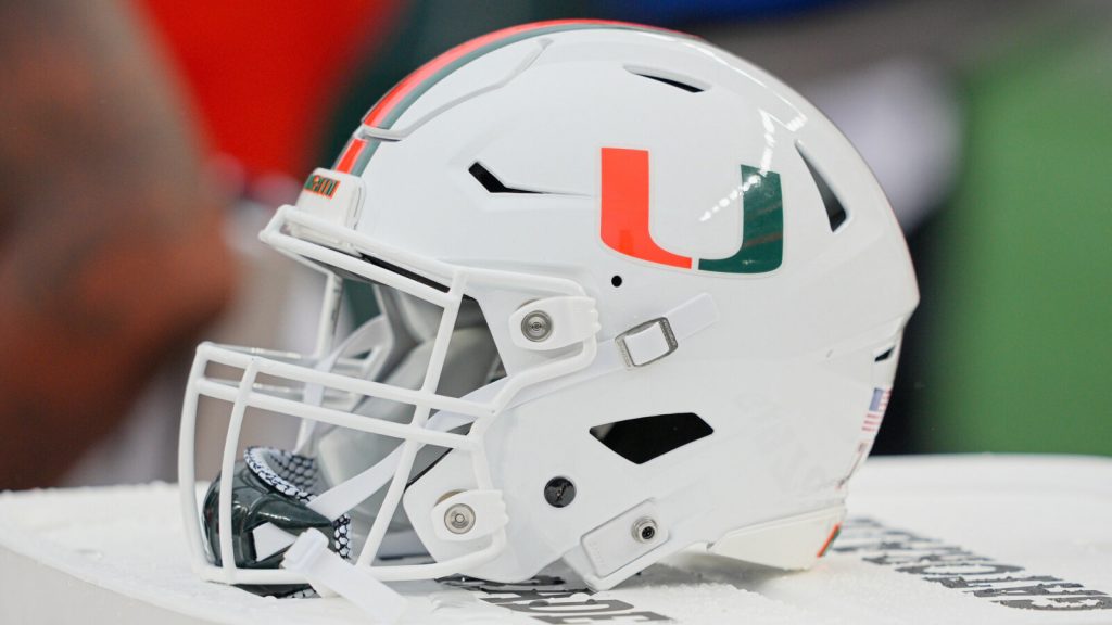 Miami snags 2026 four-star offensive tackle Ben Congdon
