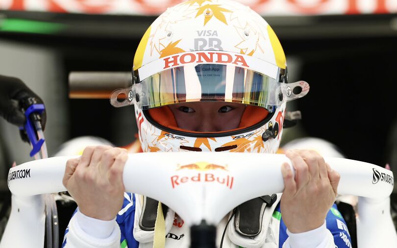What helmet design will drivers wear in the 2025 F1 season?