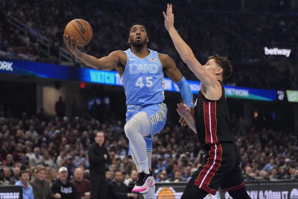 Cavaliers beat Heat to become first team to clinch playoff spot in record-setting season