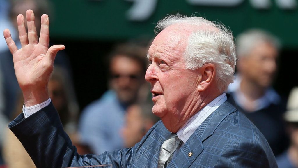 Stolle, Aussie tennis great in 1960s, dies at 86 Stolle, Aussie tennis great in 1960s, dies at 86
