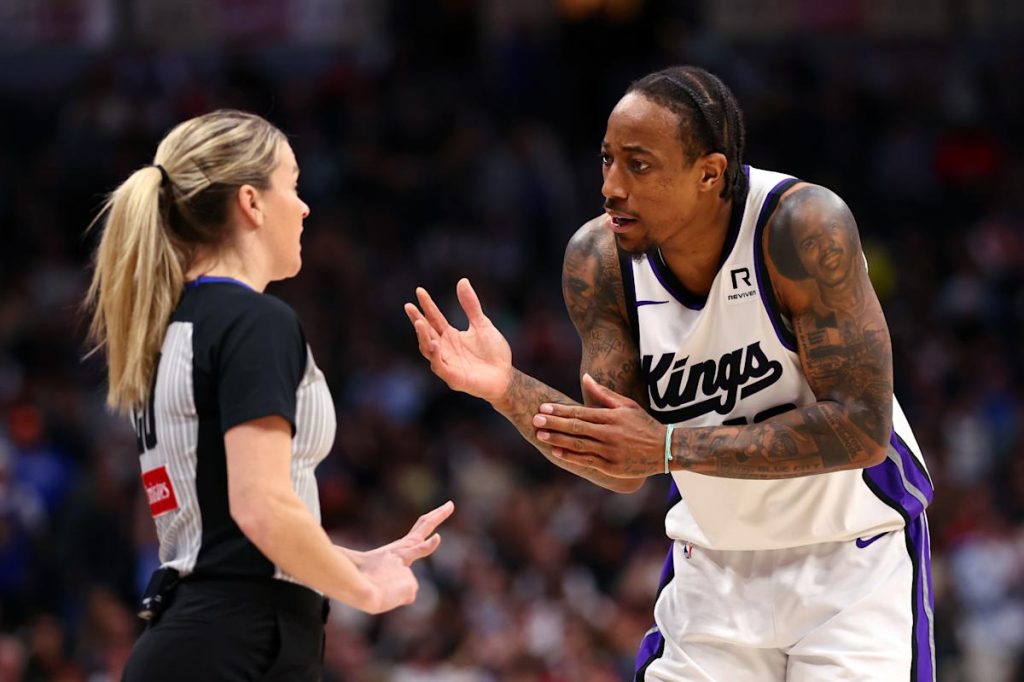 Kings' DeMar DeRozan fined K by NBA for criticizing officials after loss to Nuggets Kings' DeMar DeRozan fined K by NBA for criticizing officials after loss to Nuggets
