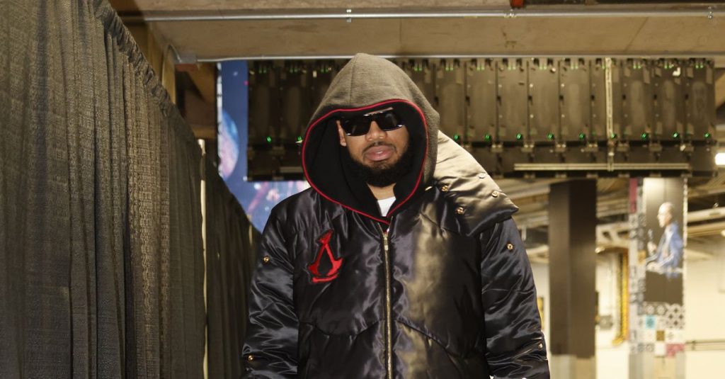 Karl-Anthony Towns proves he’s the biggest Assassin’s Creed fan in the world with pregame tunnel fit Karl-Anthony Towns proves he’s the biggest Assassin’s Creed fan in the world with pregame tunnel fit