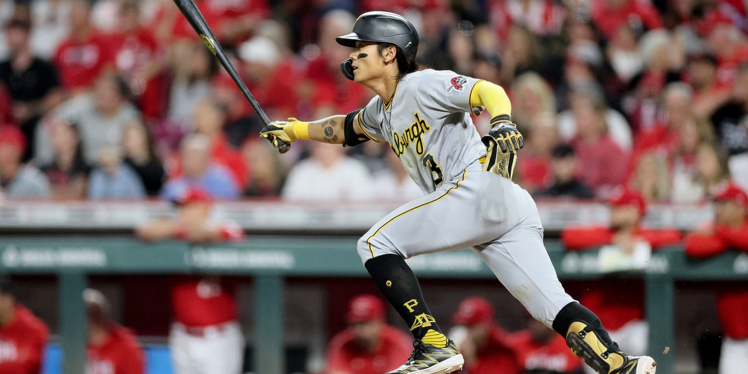 Pirates have tight second-base race heading into camp