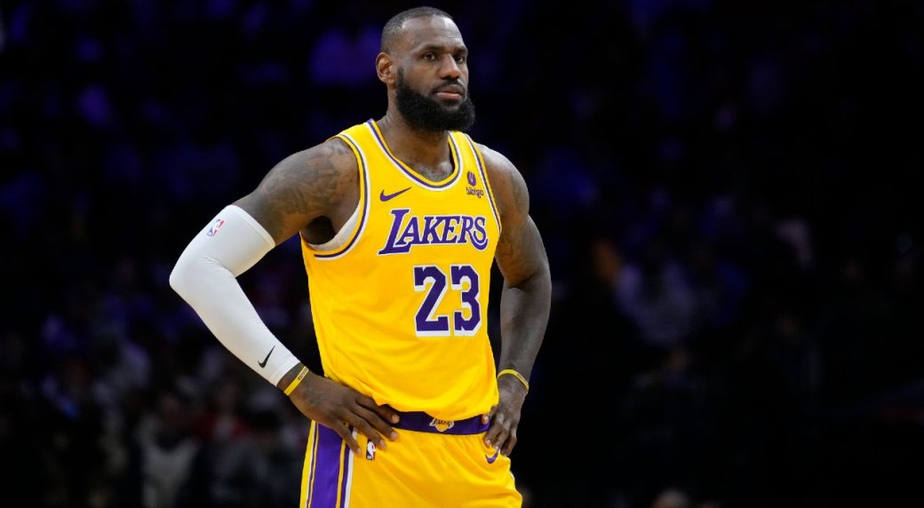 Report: LeBron’s agent says Lakers star will not be traded