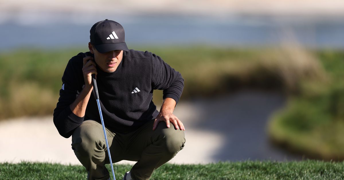Ludvig Åberg goes black-out hot putting at AT&T Pebble Beach Pro-Am, shares lead