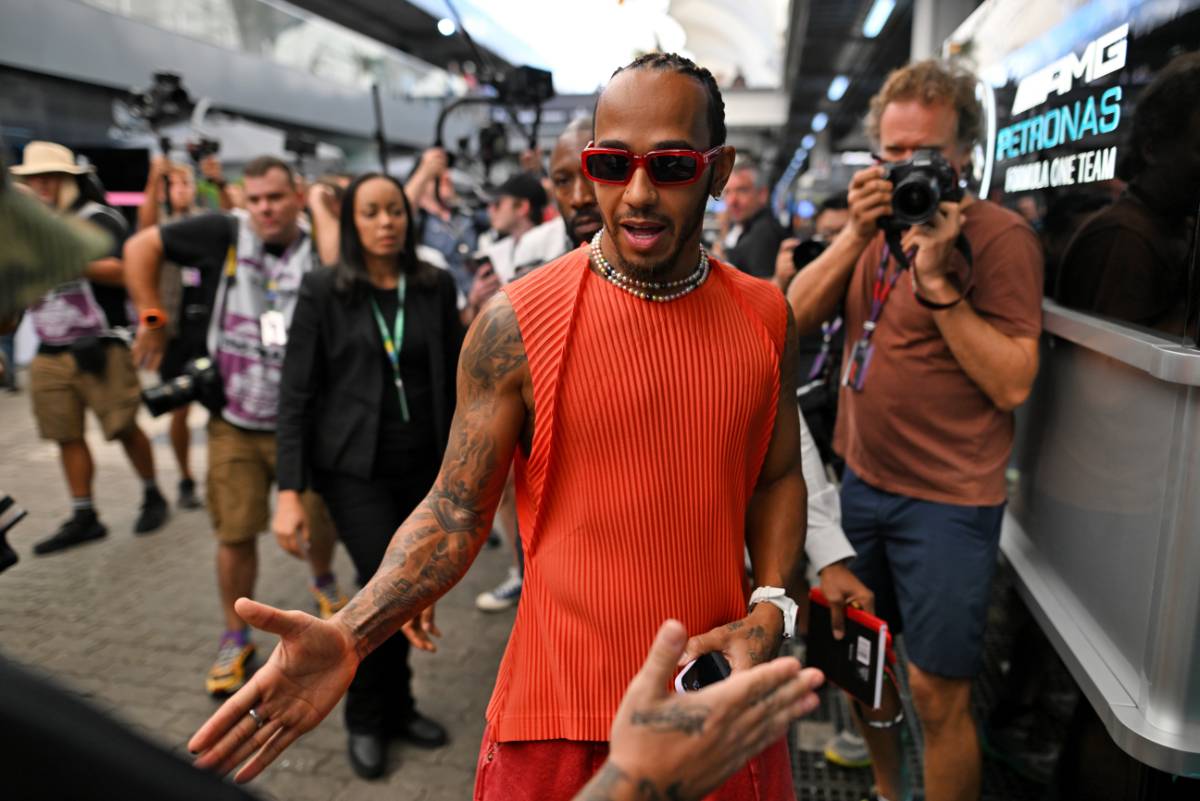 Hamilton makes first comments after 'crazy few days'
