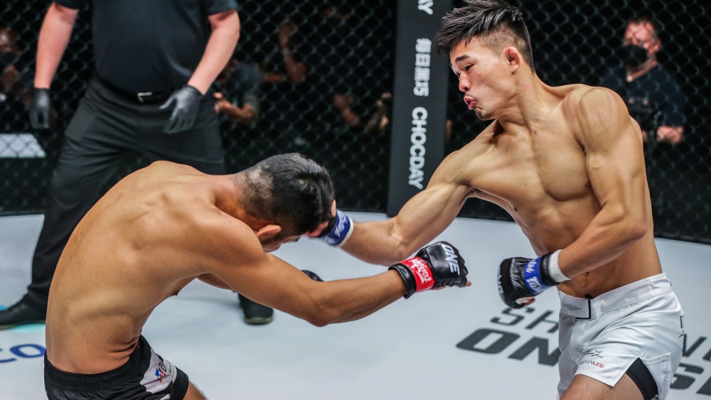 20 Advanced MMA Striking Set-Ups And Combinations You Should Add To Your Arsenal 20 Advanced MMA Striking Set-Ups And Combinations You Should Add To Your Arsenal