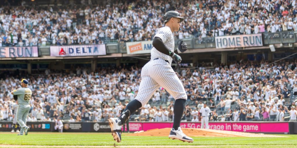 Yankees homer on first 3 pitches of the game, a first in MLB history