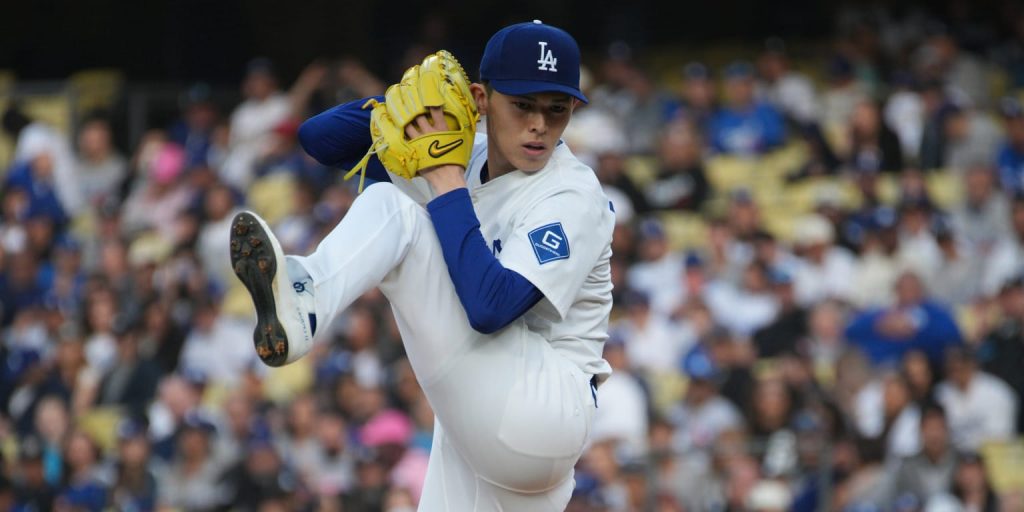 Sasaki fights command in stateside debut, but LA off to 5-0 start