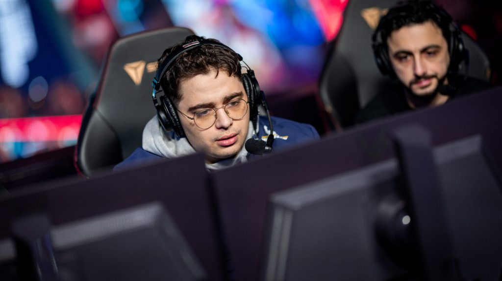 The Co-Streaming Debate: Is it good for League of Legends esports? The Co-Streaming Debate: Is it good for League of Legends esports?