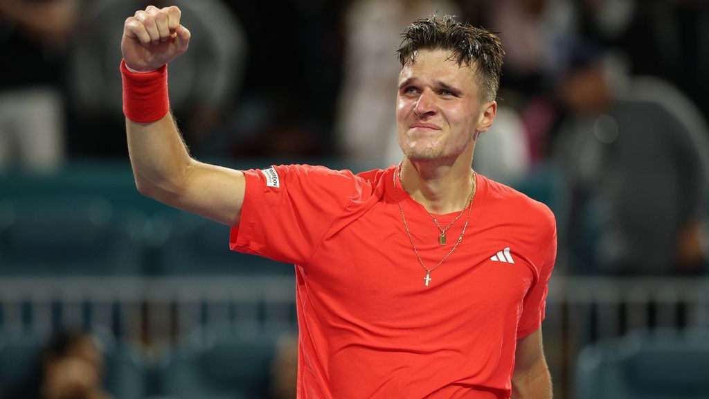 Mensik, 19, shocks Djokovic in Miami Open upset